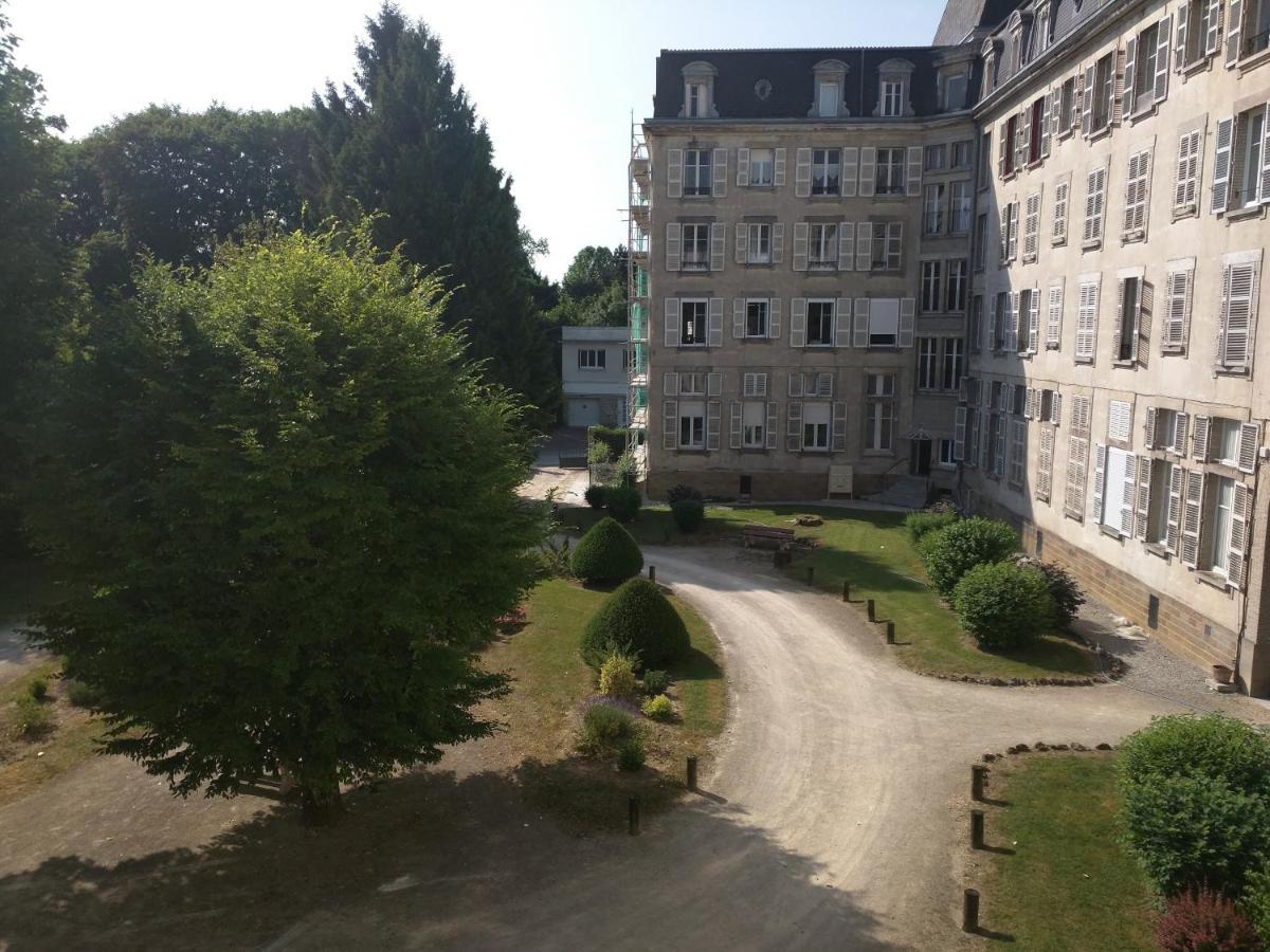 Le Geremoy Apartment Vittel Bagian luar foto